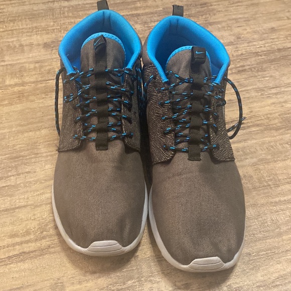 Nike Rosherun Mid QS Paris PRS - Picture 2 of 6